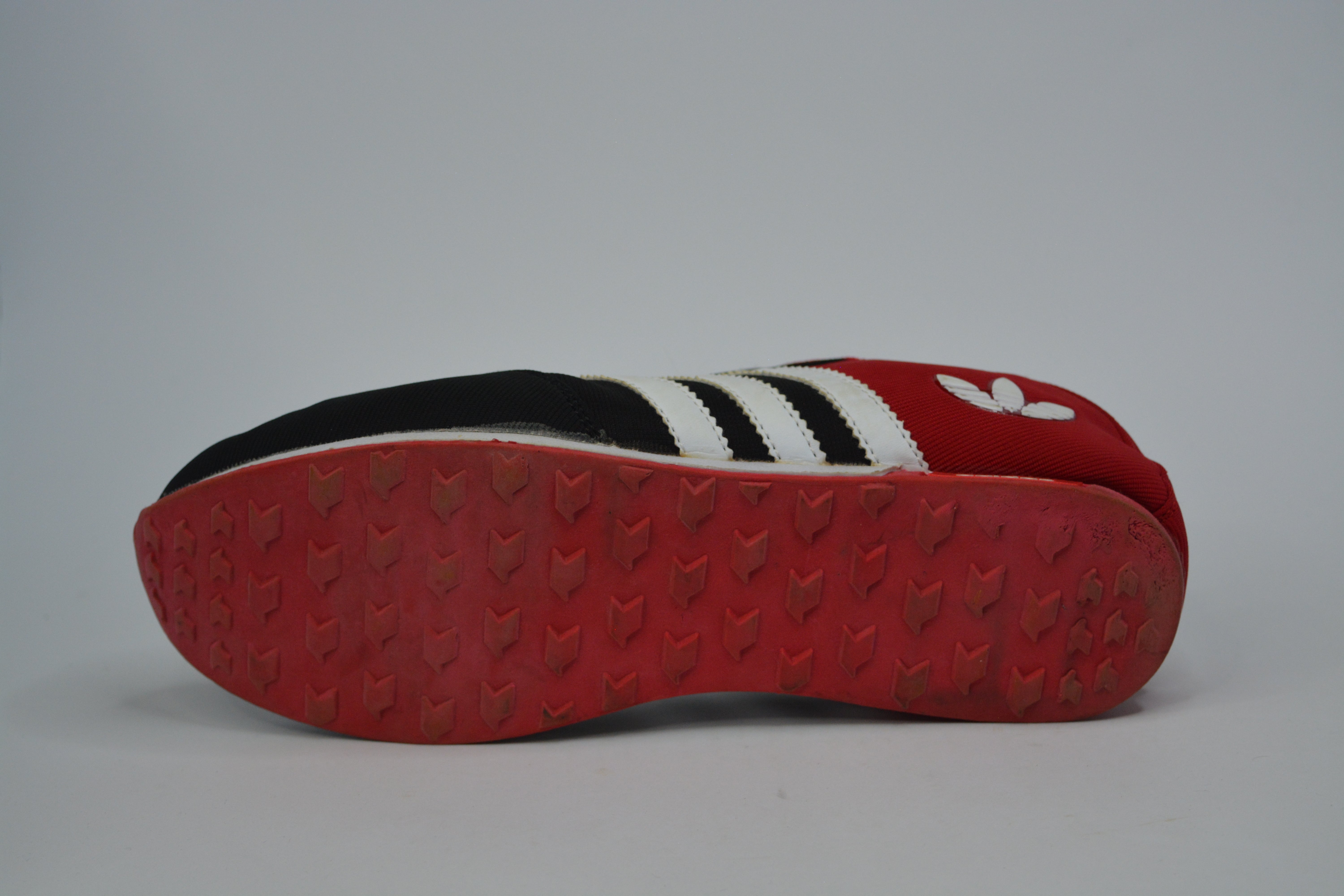 Adidas Retro Sport – Bold Comfort in Black & Red